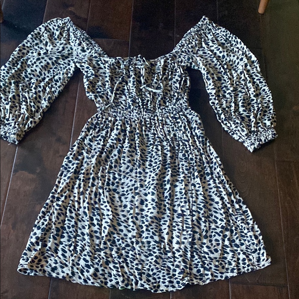 Billabong Black and Cream Off-the-Shoulder Sundress